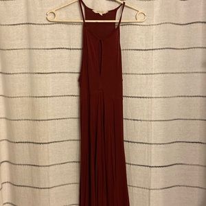 maroon dress with keyhole cutout